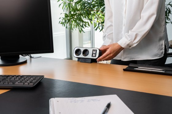 EAN 4007123682157 - Brennenstuhl 1153580110 base múltiple 2 m 9 salidas AC Interior Negro, Plata imagen 8