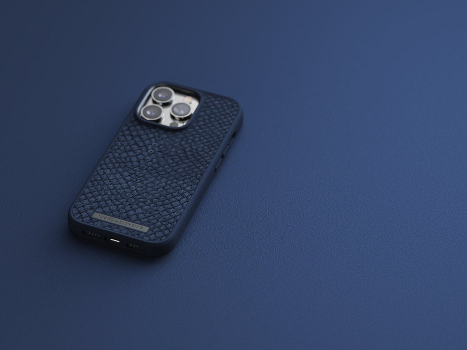 EAN 8720574621136 - Njord byELEMENTS Salmon Leather Magsafe funda para teléfono móvil 15,5 cm (6.1") Azul imagen 15