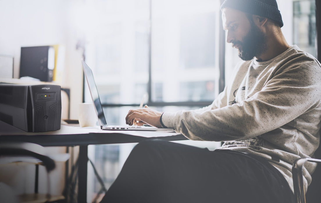 EAN 8716309087087 - Gembird EG-UPS-B650 sistema de alimentación ininterrumpida (UPS) Línea interactiva 0,65 kVA 390 W imagen 5