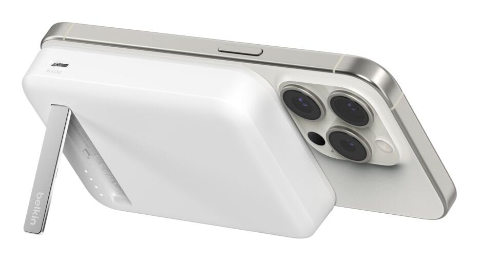 EAN 0745883872107 - Belkin BoostCharge Pro 8000 mAh Cargador inalámbrico Blanco imagen 2