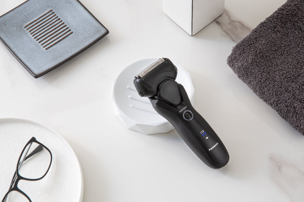 EAN 5025232937196 - Panasonic ES-RT37 Máquina de afeitar de láminas Recortadora Negro imagen 6