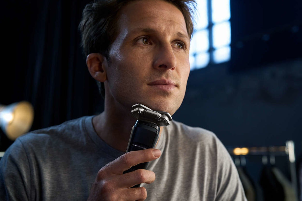 EAN 8720689007757 - Philips SHAVER Series 8000 S8697/35 afeitadora Máquina de afeitar de rotación Recortadora Cromo imagen 4