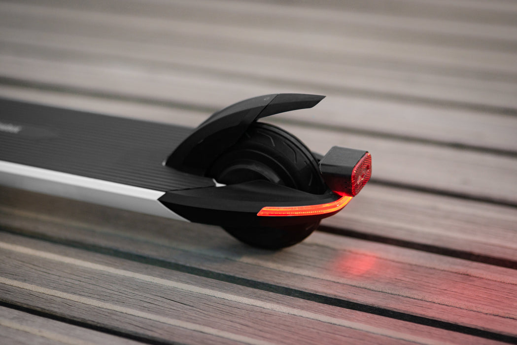 EAN 8719324556972 - Ninebot by Segway Air T15E Negro, Blanco 20 kmh 4,65 Ah imagen 19