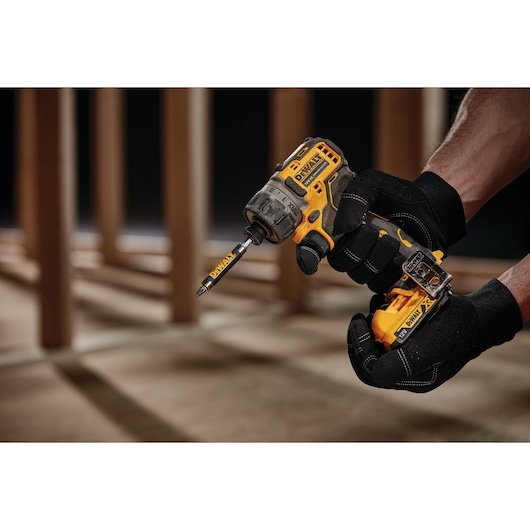 EAN 5035048731802 - DeWALT DCF601N-XJ destornillador eléctrico y llave de impacto 1100 RPM Negro, Amarillo imagen 6