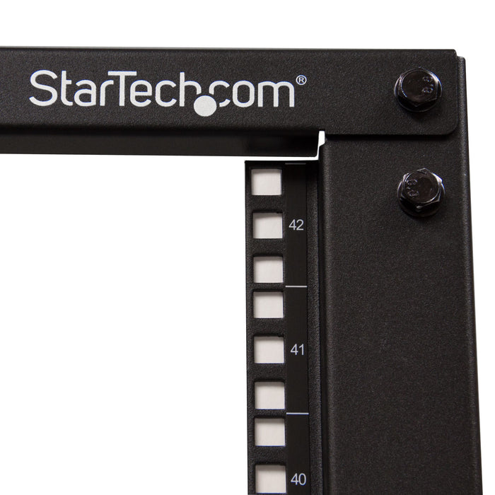 EAN 0065030855211 - StarTech.com 4POSTRACK42 armario rack Rack o bastidor independiente Negro imagen 2