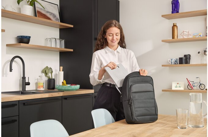 EAN 0085896603917 - Kensington K60391WW maletines para portátil 35,6 cm (14") Mochila Negro imagen 11