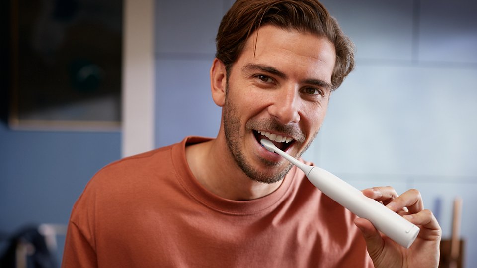 EAN 8720689021562 - Philips HX7110/01 cepillo eléctrico para dientes Adulto Cepillo dental sónico Blanco imagen 3