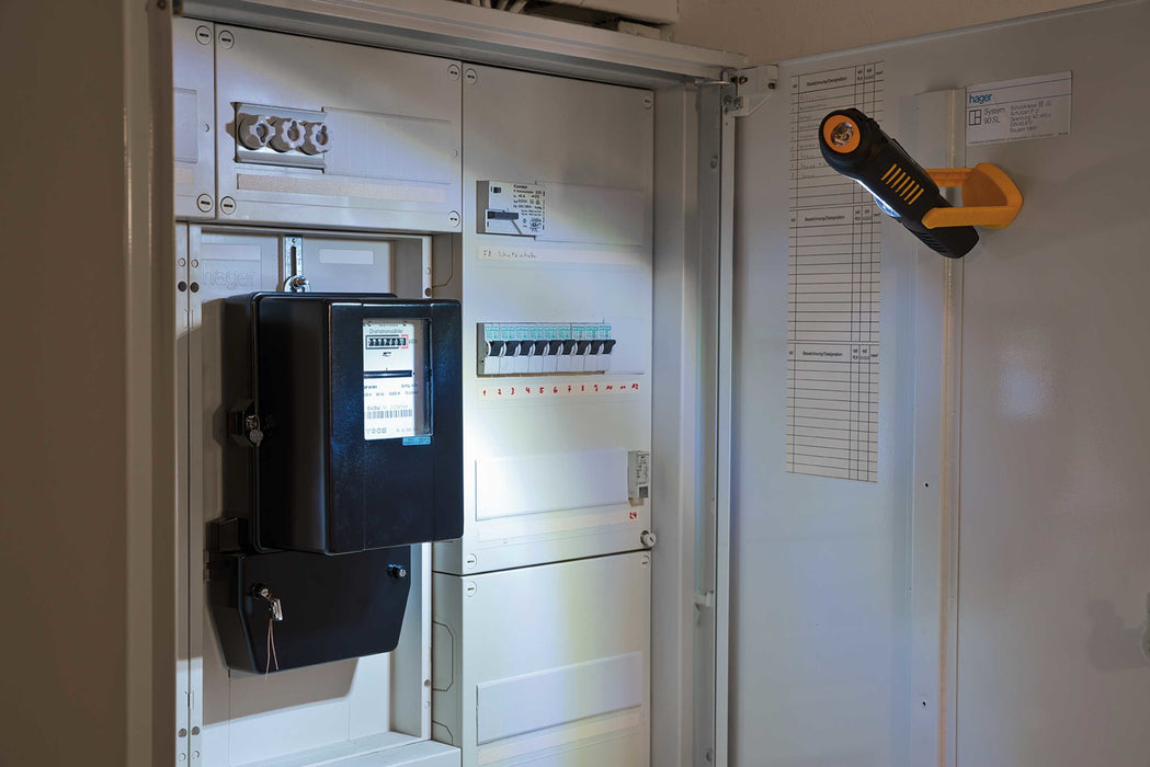 EAN 4007123641611 - Brennenstuhl 1175410010 linterna Negro, Amarillo Linterna de mano LED imagen 6