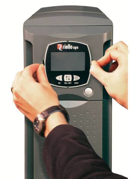 EAN 8023251003004 - Riello Sentinel Dual sistema de alimentación ininterrumpida (UPS) 4 kVA 2400 W 3 salidas AC imagen 3