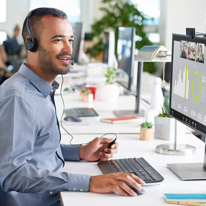 EAN 5099206061309 - Logitech 960-001055 cámara web 3 MP 1920 x 1080 Pixeles USB 2.0 Negro imagen 12