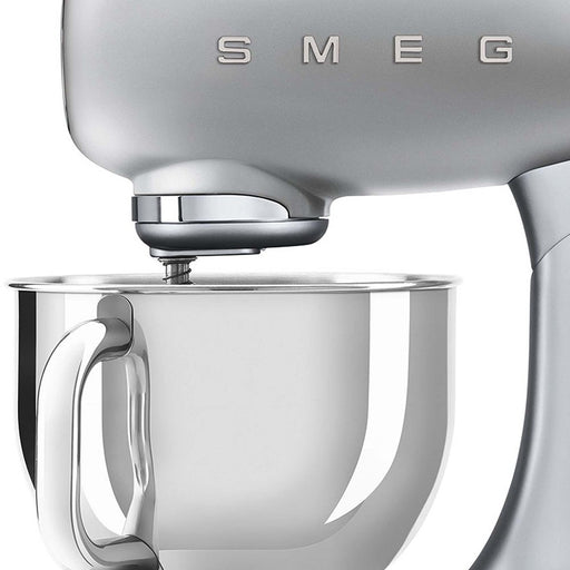 EAN 8017709269210 - Smeg SMF02SVEU batidora Batidora de varillas 800 W Plata imagen 2