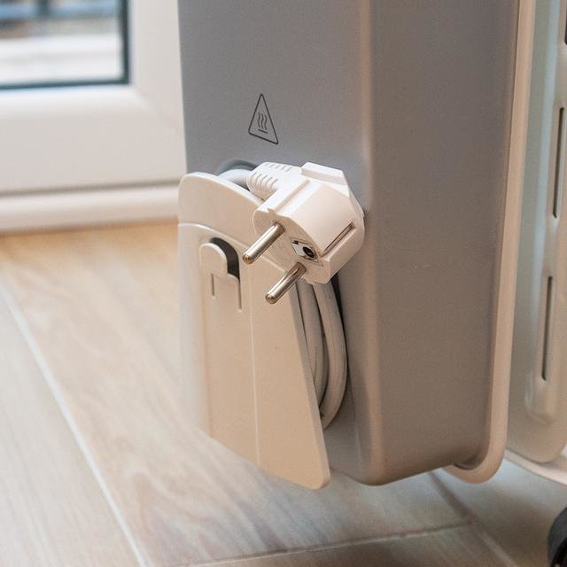 EAN 8435484058889 - Cecotec 05888 calefactor eléctrico Interior Blanco 2000 W Radiador de aceite eléctrico imagen 7