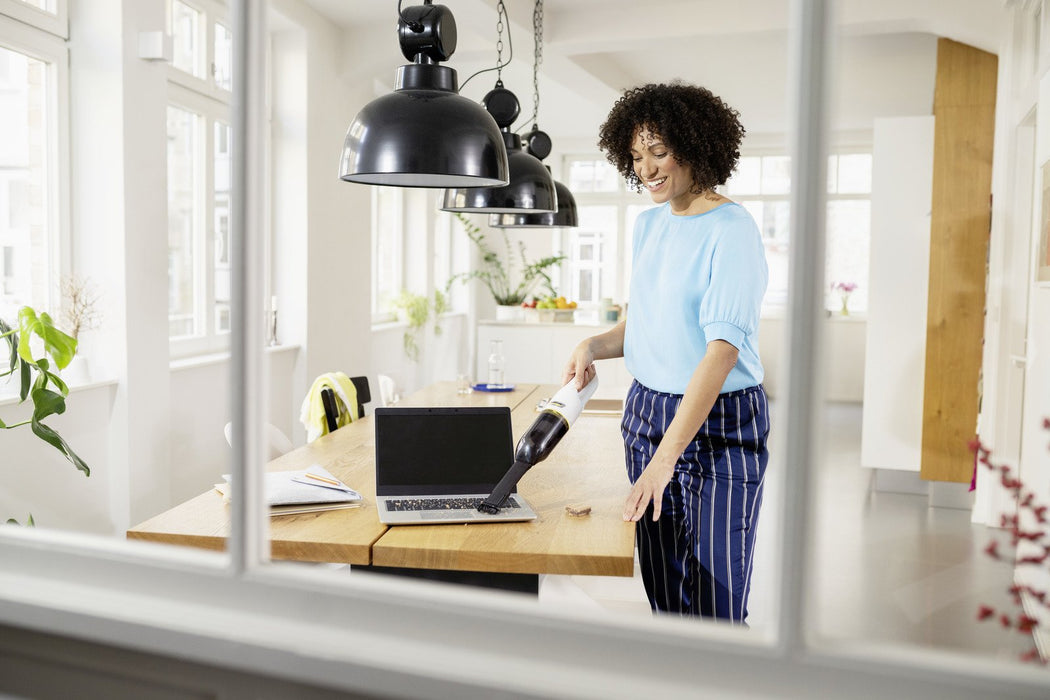 EAN 4054278989501 - Kärcher CVH 2 aspiradora de mano Negro, Blanco Sin bolsa imagen 3