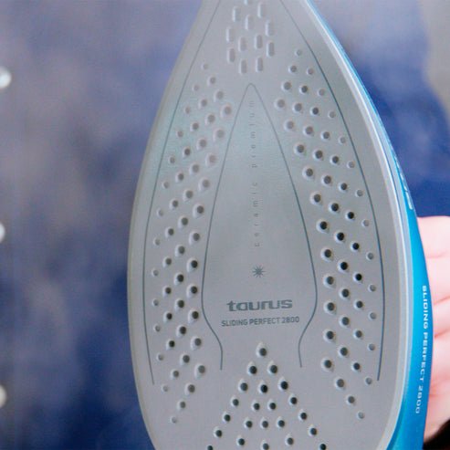 EAN 8414234187888 - Taurus Sliding perfect 2800 2800 W 1,5 L Suela de cerámica Negro, Azul imagen 8