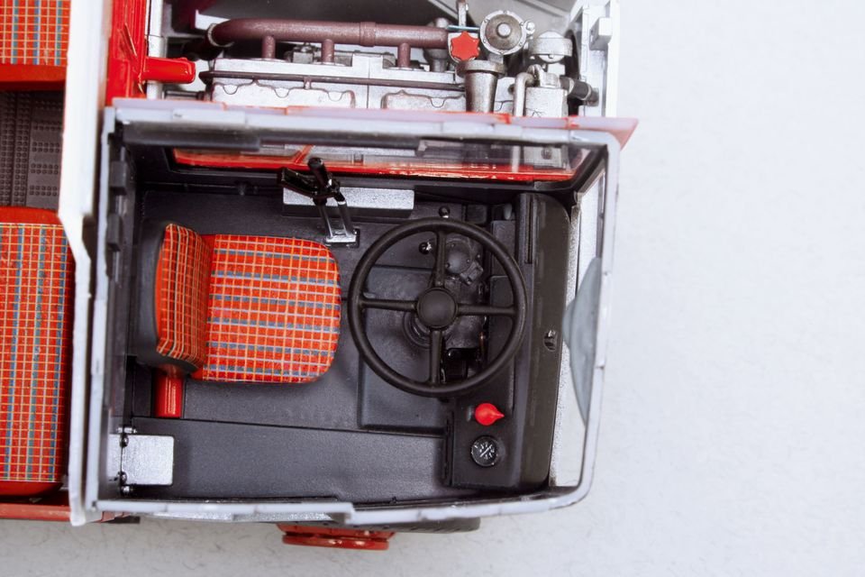 EAN 4009803076515 - Revell London Bus Modelo a escala del minibus "Samba Bus" Kit de montaje 1:24 imagen 2