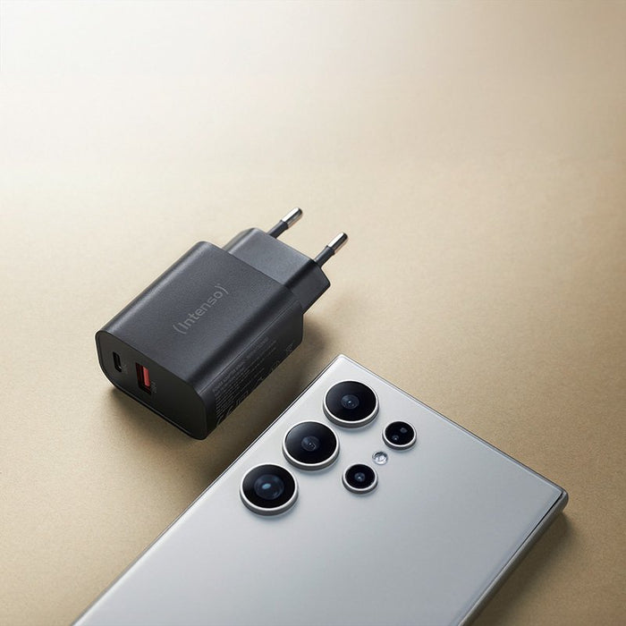 EAN 4034303035915 - Intenso 7803010 adaptador e inversor de corriente Interior 30 W Negro imagen 8