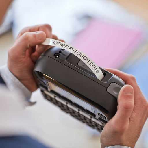 EAN 4977766757423 - Brother PT-D210VP impresora de etiquetas Transferencia térmica 180 x 180 DPI 20 mm/s QWERTY imagen 2