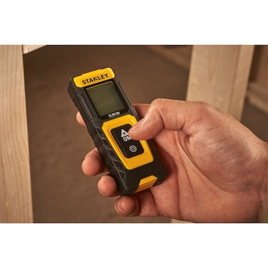 EAN 3253560771003 - Stanley STHT77100-0 telémetro Medidor láser de distancias Negro, Amarillo 30 m imagen 24
