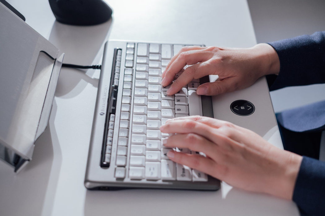 EAN 8717399991490 - BakkerElkhuizen S-board 840 teclado Oficina USB QWERTY Inglés de EE. UU. Gris claro, Blanco imagen 5