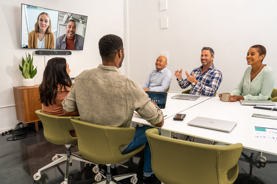 EAN 197497192148 - Poly Studio X52 All-In-One Video Bar sistema de video conferencia 20 MP Ethernet Sistema de vídeoconferenc imagen 6