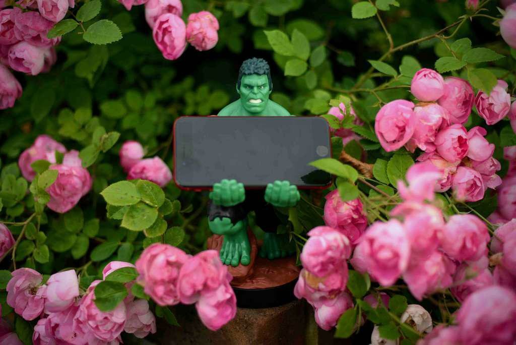 EAN 5060525893858 - Cable Guys Hulk Soporte pasivo Mando de videoconsola, Teléfono móvil/smartphone Multicolor imagen 7