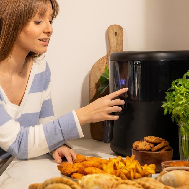 EAN 8435484049931 - Cecotec Cecofry Bombastik 6000 Full Sencillo 6 L Independiente 1700 W Freidora de aire caliente Negro imagen 8