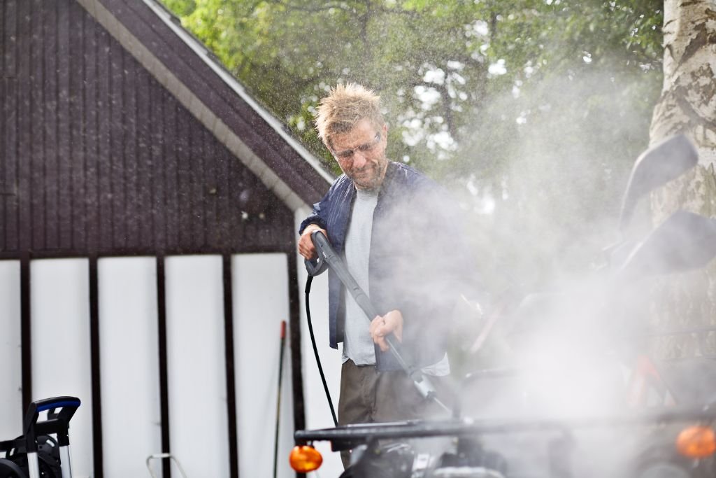 EAN 5715492234097 - Nilfisk Premium 200-15 UK Limpiadora de alta presión o Hidrolimpiadora Vertical Eléctrico 610 l/h 2900 W  imagen 5