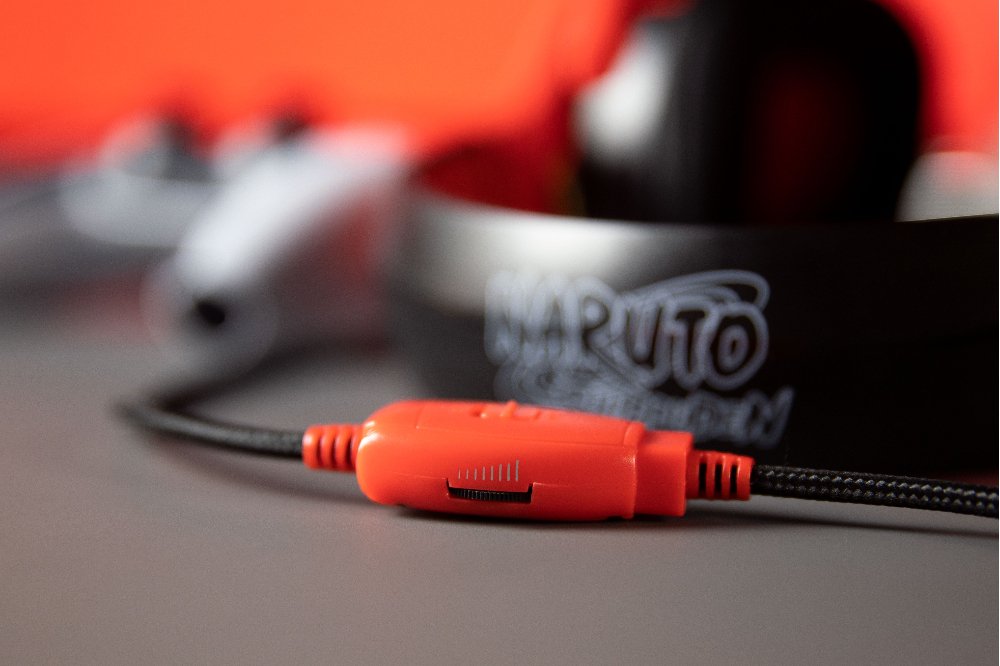 EAN 3328170288965 - Konix Naruto KX AKATSUKI HEADSET Auriculares Alámbrico Diadema Juego Negro, Rojo imagen 7