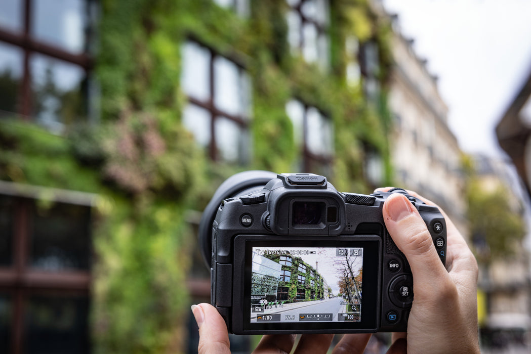 EAN 4549292204841 - Canon EOS R8 MILC 24,2 MP CMOS 6000 x 4000 Pixeles Negro imagen 8