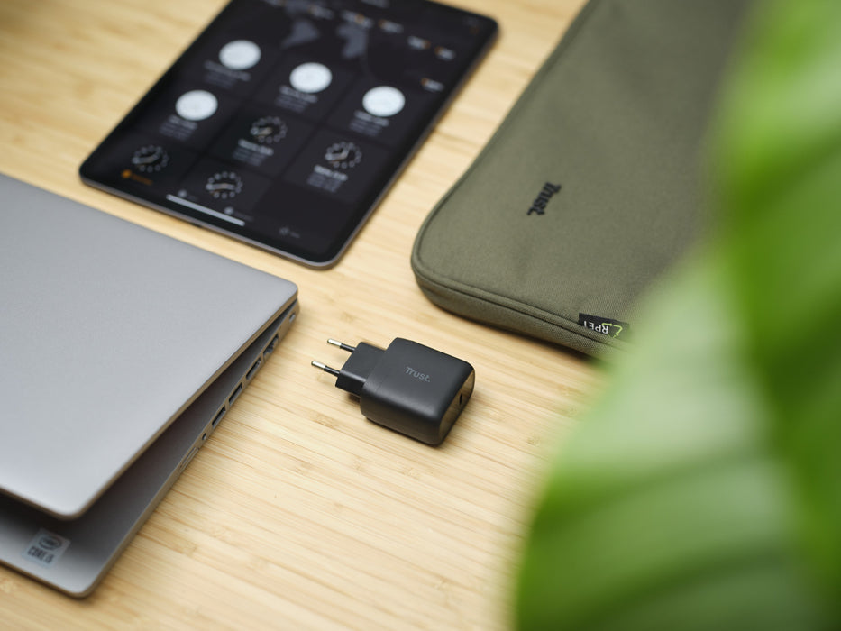 EAN 8713439248166 - Trust Maxo 45W Universal Negro Corriente alterna imagen 8