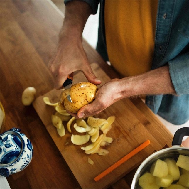 EAN 6424002012900 - Fiskars 1057545 cuchillo de cocina Acero inoxidable 1 pieza(s) Cuchillo de pelar imagen 2