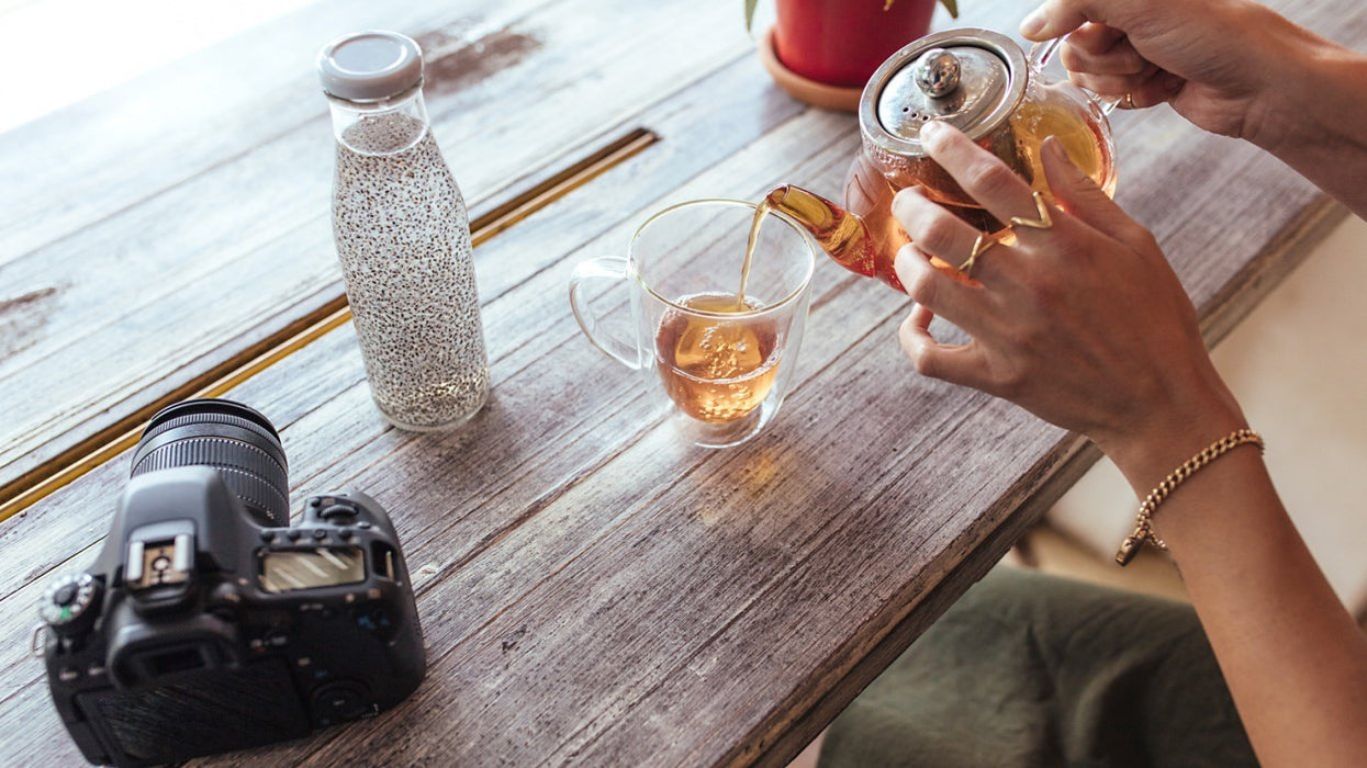 EAN 5901308015411 - MPM MCZ-85/G1 tetera eléctrica 1,7 L 2200 W Negro imagen 2