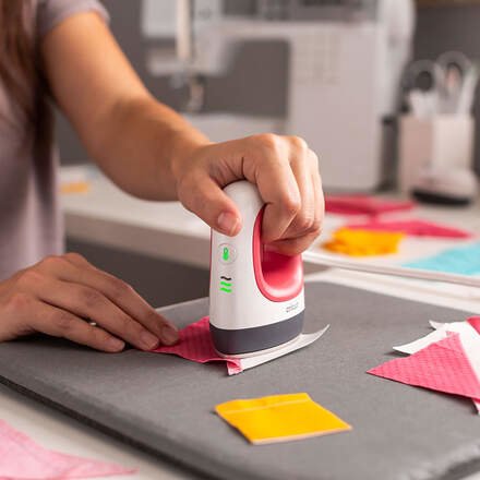EAN 0093573767142 - Cricut EasyPress Mini 120 V Negro, Rojo, Blanco imagen 8