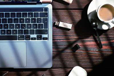 EAN 4260664872047 - MediaRange MR1901 unidad flash USB 64 GB USB tipo A 3.2 Gen 1 (3.1 Gen 1) Negro, Plata imagen 3