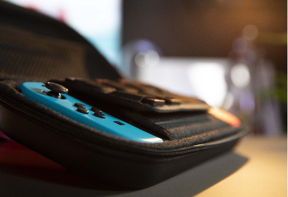 EAN 3328170288156 - Konix My Hero Academia Himiko Toga Funda protectora rígida Nintendo EVA (Etileno Acetato de Vinilo) Gris imagen 4