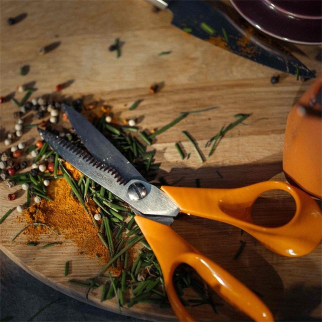 EAN 6411501987471 - Fiskars Küchenschere 18 cm tijera de cocina 180 mm Naranja, Acero inoxidable Hierba imagen 3