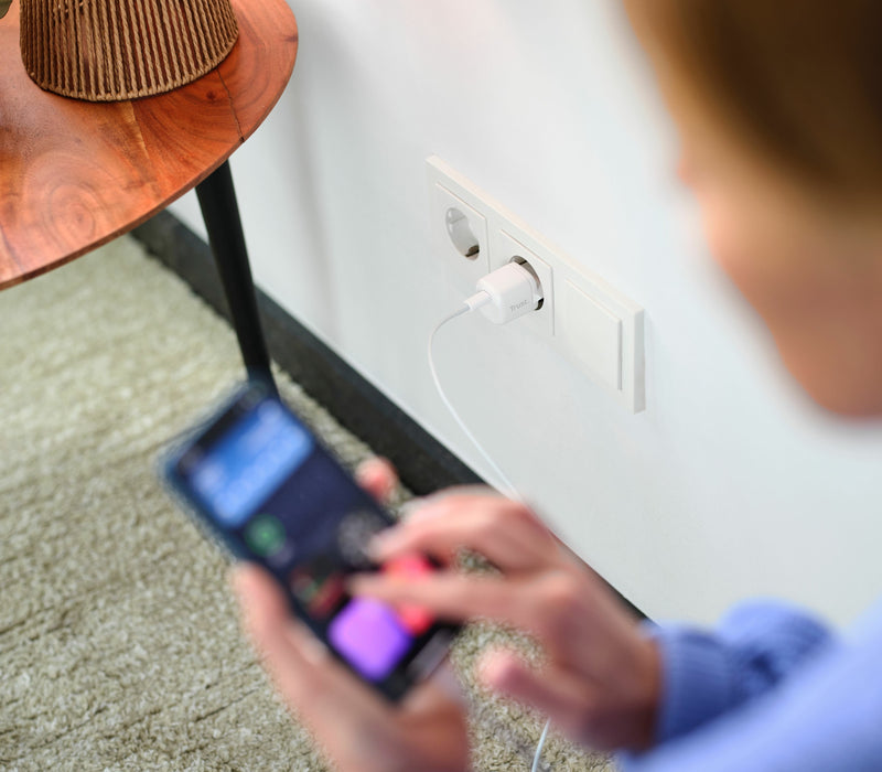 EAN 8713439252057 - Trust Maxo Universal Blanco Corriente alterna Interior imagen 8