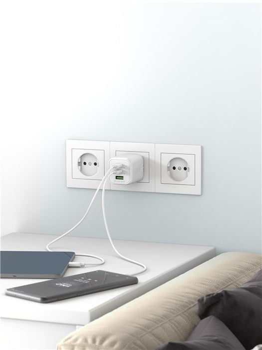 EAN 4040849647543 - Goobay 64754 cargador de dispositivo móvil Auriculares, Portátil, Smartphone Blanco Corriente alterna Car imagen 5