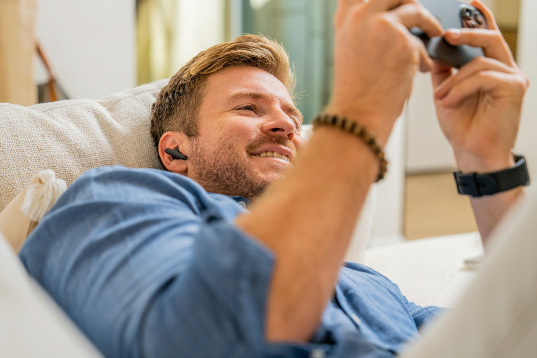 EAN 0197497838152 - Poly Voyager Free 60 UC Black Basic Charge Case Estuche de carga imagen 3