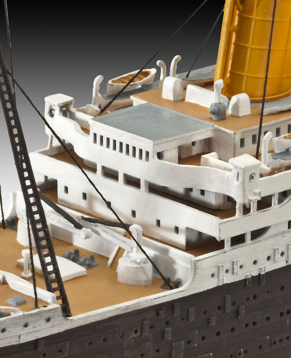 EAN 4009803052106 - Revell RMS Titanic Maqueta de transatlántico Kit de montaje 1:700 imagen 3