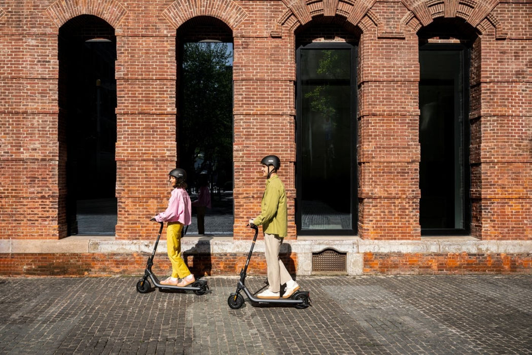 EAN 8721008535333 - Ninebot by Segway E2 D II Negro, Gris, Naranja 20 kmh imagen 6