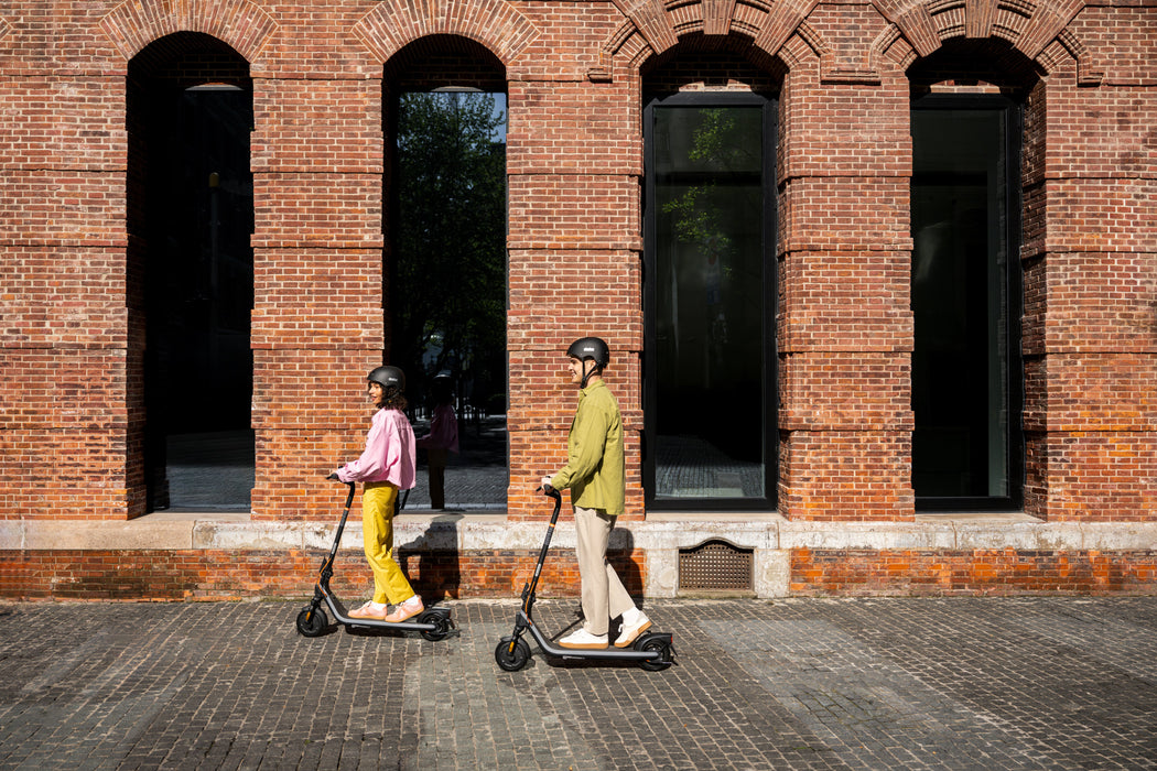 EAN 8721008535340 - Ninebot by Segway E2 Plus E II Negro 25 kmh imagen 14