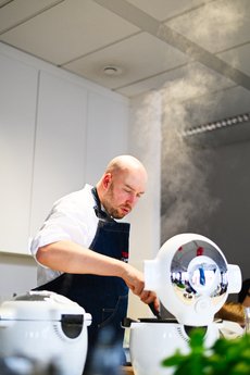 EAN 3045386381869 - Tefal CY851130 olla multi-cocción 6 L Cromo, Blanco imagen 28