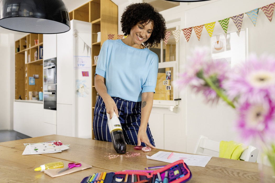 EAN 4054278990514 - Kärcher CVH 3 Plus aspiradora de mano Negro, Blanco Sin bolsa imagen 5