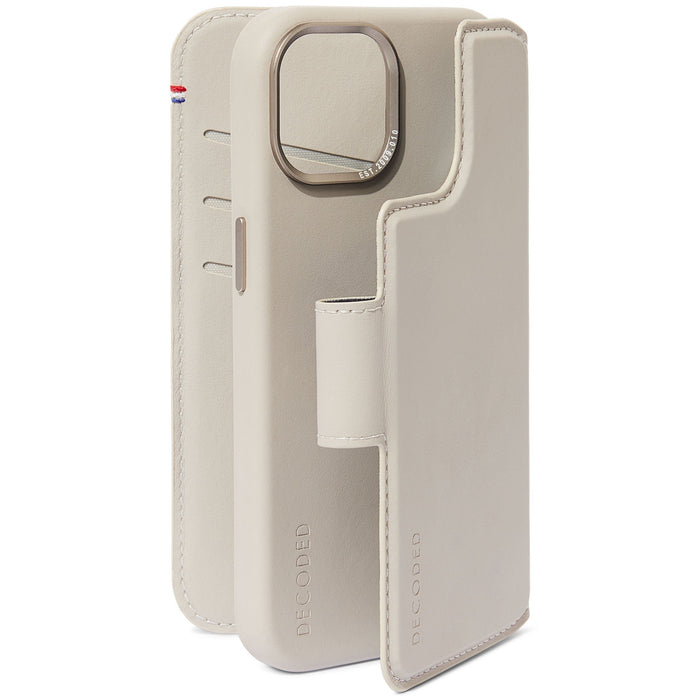 EAN 8720593010423 - Decoded D24IPO15DW5CY funda para teléfono móvil 15,5 cm (6.1") Funda cartera Beige imagen 2