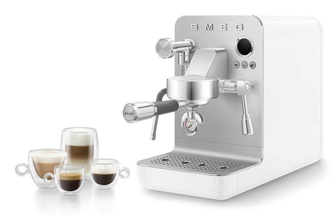 EAN 8017709347017 - Smeg EMC02WHMEU cafetera eléctrica Manual Máquina espresso 1,7 L imagen 18