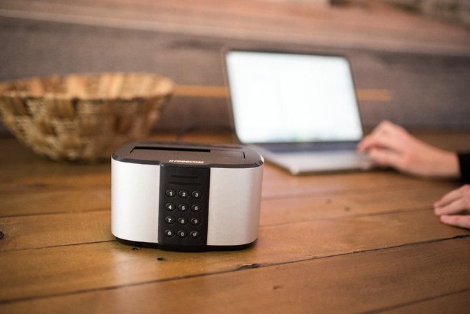 EAN 4021801564252 - Freecom mDock Keypad Secure USB 3.2 Gen 1 (3.1 Gen 1) Type-C Negro, Gris imagen 7