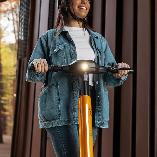 EAN 8435484071086 - Cecotec 07108 patinete eléctrico Negro, Amarillo 25 kmh 10 Ah imagen 10