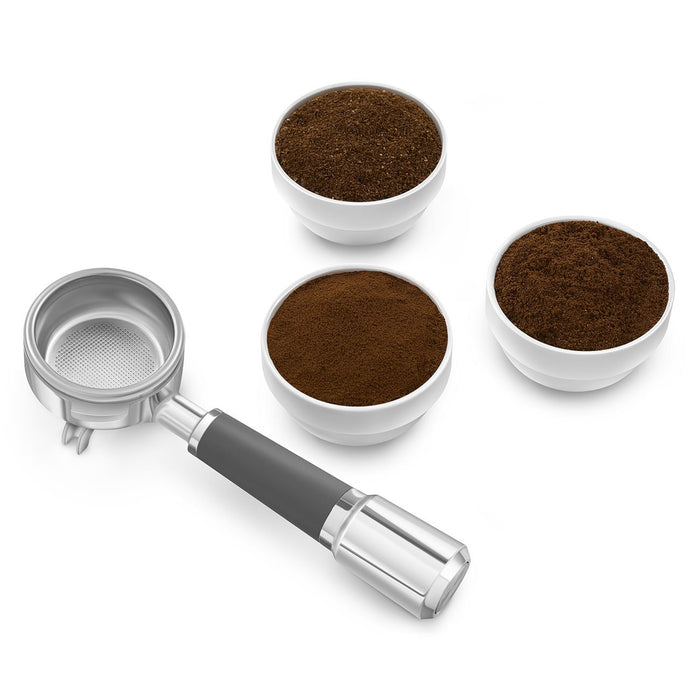 EAN 8017709339883 - Smeg CGF02SSEU molinillo de café 150 W Acero inoxidable imagen 12