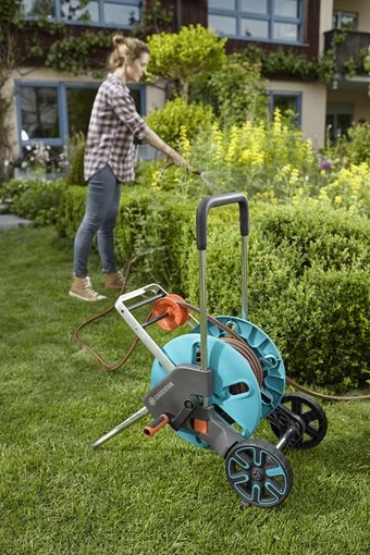 EAN 4078500032902 - Gardena AquaRoll M Easy Tambor de carrete Manual Negro, Azul, Naranja imagen 3